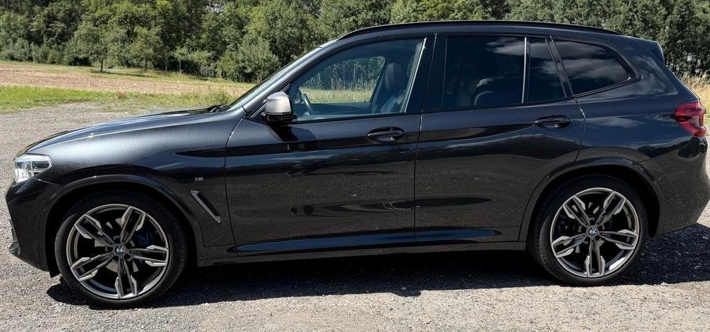 نمای دیگر بی ام و X3 M40i AHK پانوراما H&K 21" HUD چرم کامل ام-پکیج