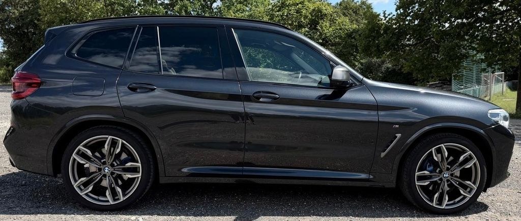 نمای دیگر بی ام و X3 M40i AHK پانوراما H&K 21" HUD چرم کامل ام-پکیج