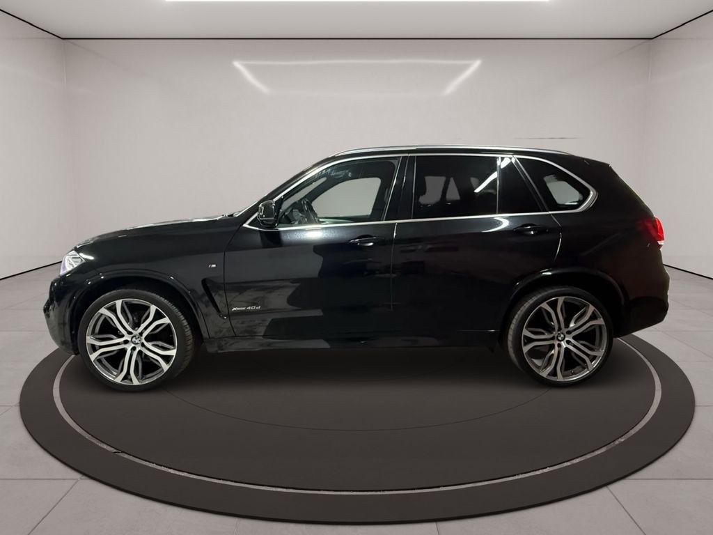 نمای دیگر بی ام و X5 xDrive 40d / پکیج M / پانوراما / دوربین / هد آپ