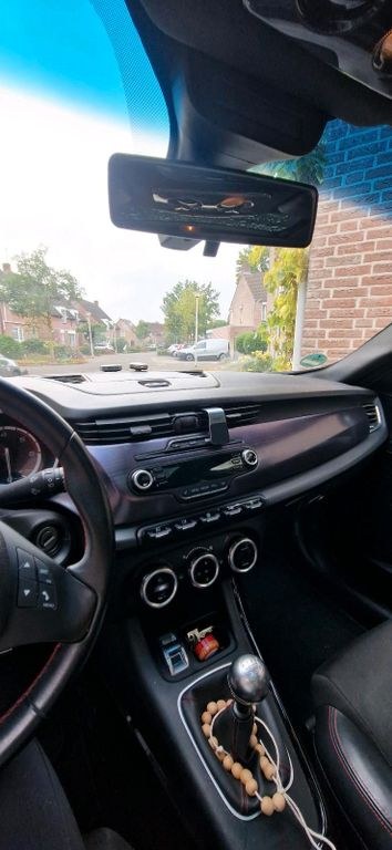 نمای دیگر آلفا رومئو جولیتا 2.0 JTDM (140 اسب بخار) Wei...