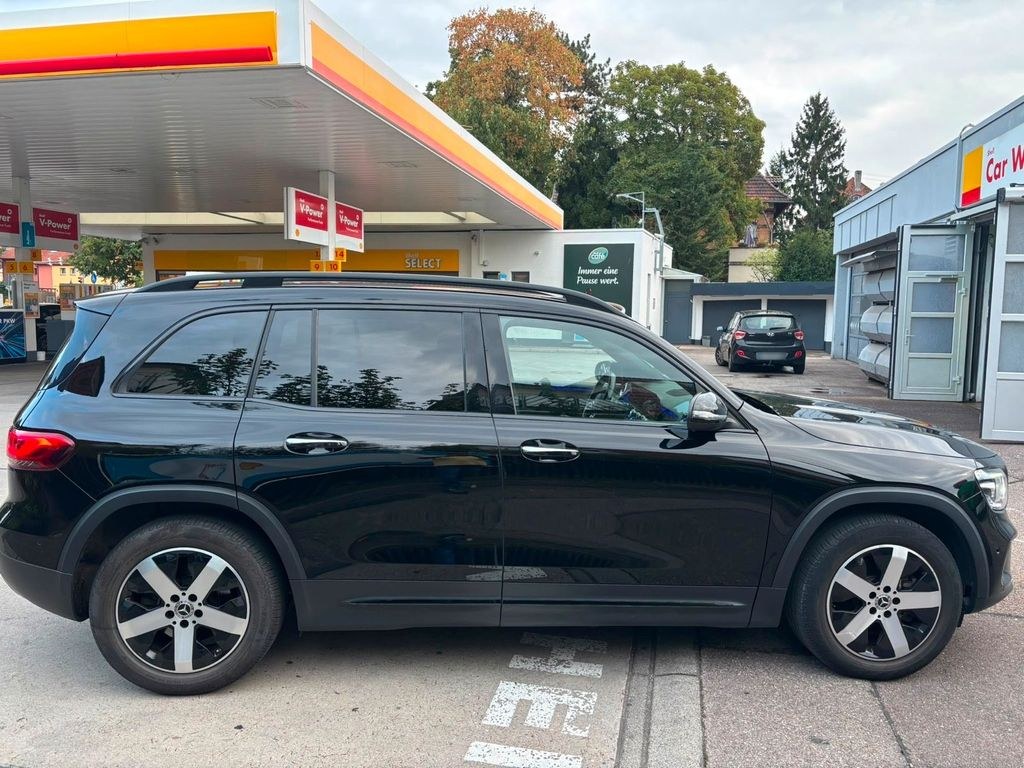 نمای دیگر مرسدس بنز GLB 220d Progressive