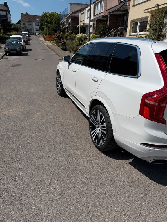 نمای دیگر ولوو XC90 اینسکریپشن