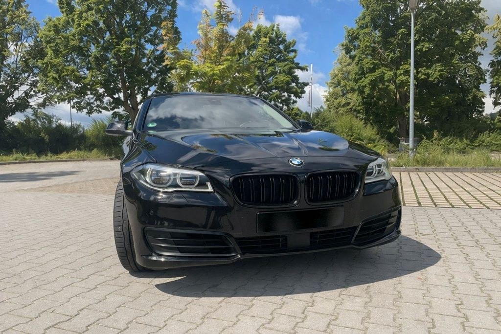 بی ام و 530d تورینگ اتوماتیک لوکس لاین، مشکی...
