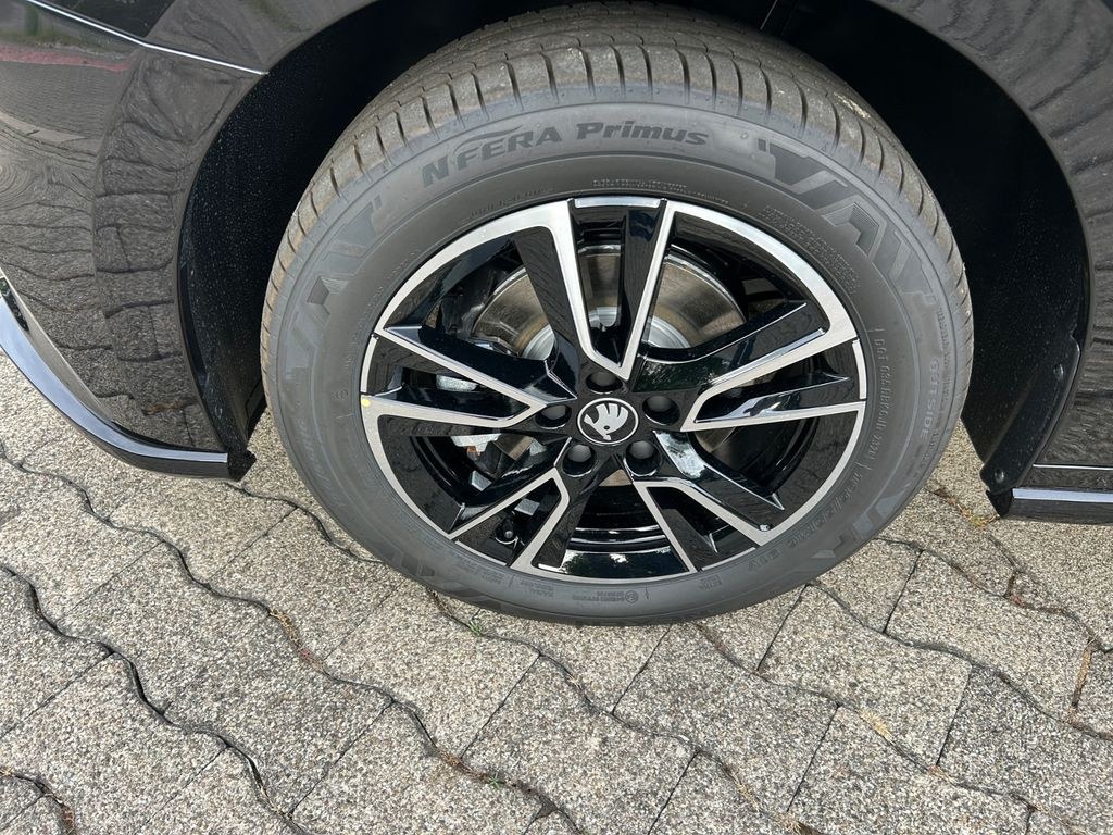 نمای دیگر اشکودا فابیا 1.0 TSI DGS مونت کارلو *کامرا*PDC*SHZ*LE