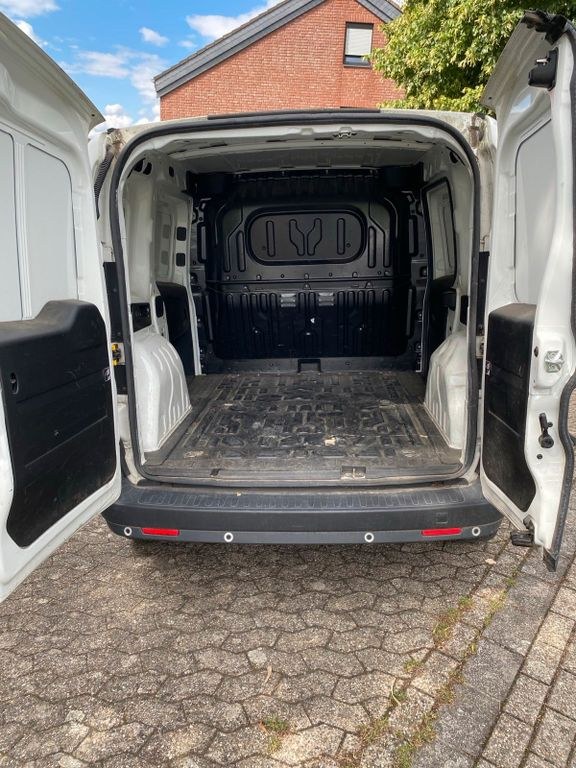 نمای دیگر Fiat Doblo Transporter