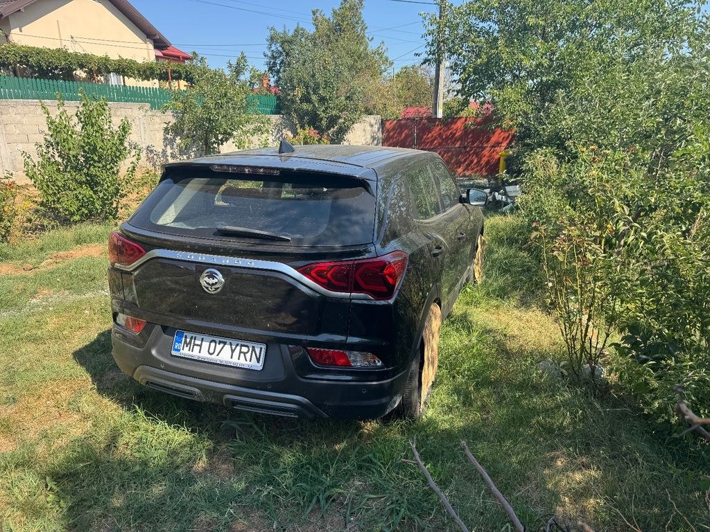 نمای دیگر سانگیانگ کوراندو 4x4