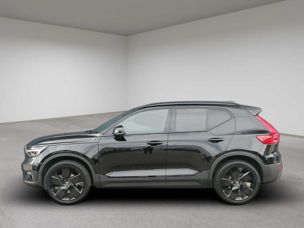 نمای دیگر ولوو XC40 B3 B 2WD پلاس بلک ادیشن