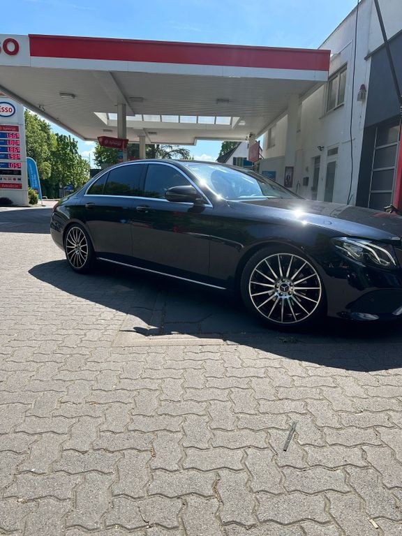 مرسدس بنز E 220 d اتوماتیک - آوانگارد