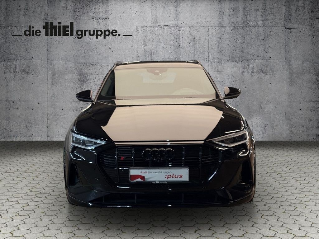نمای دیگر آئودی e-tron S کواترو Matrix+AHK+پانوراما+B&O+دید در شب
