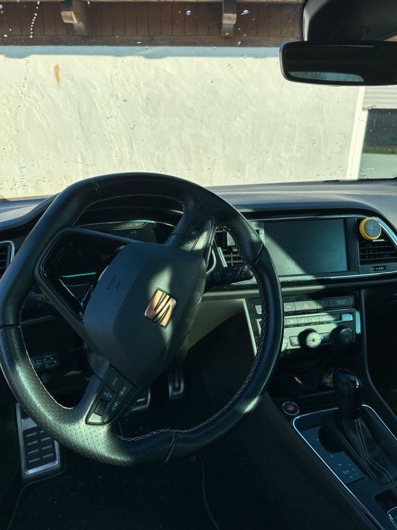 نمای دیگر سیات لئون کوپرا 300 4drive