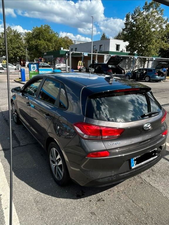 نمای دیگر هیوندای I30 برای فروش