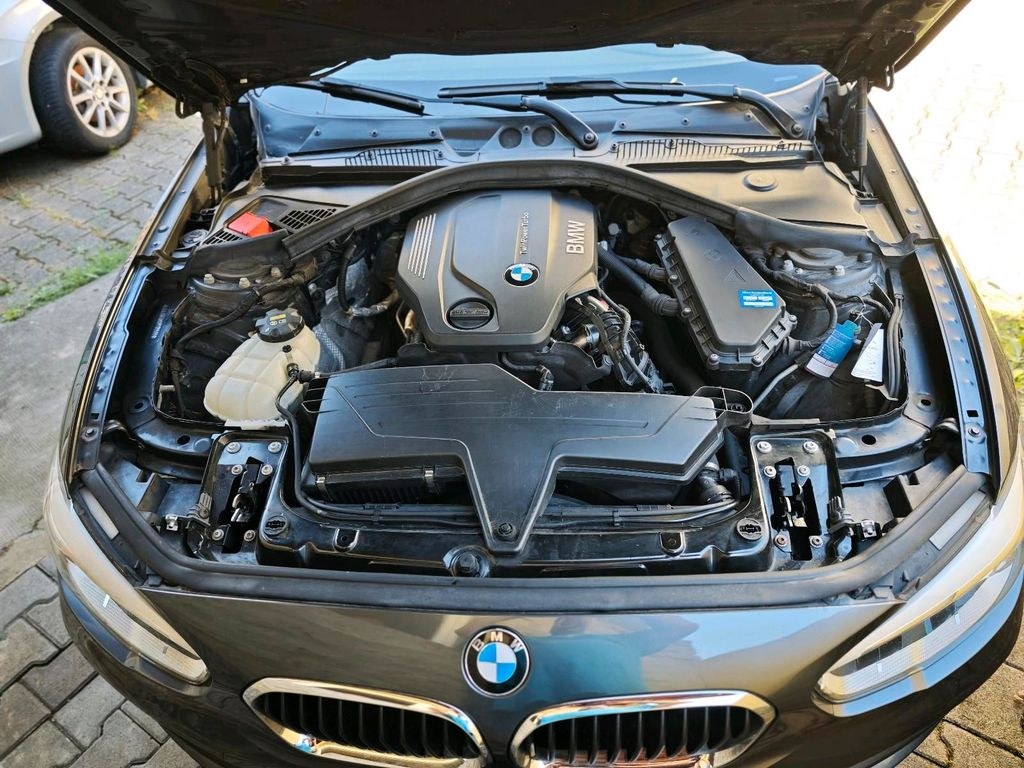 نمای دیگر بی ام و 118d LCI اسپورت لاین
