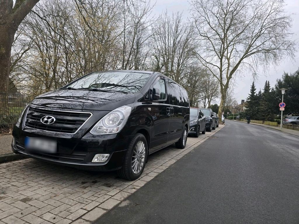 نمای دیگر هیوندای هاندی H 1 2,5 CRGi گیربکس اتوماتیک 8 صندلی
