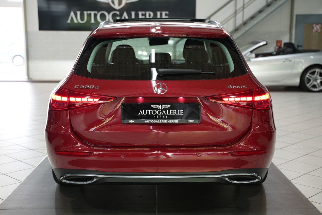 نمای دیگر مرسدس بنز C 220 d 4Matic*HUD*پانوراما*DISTR*کمک حفظ خط*دوربین*حافظه