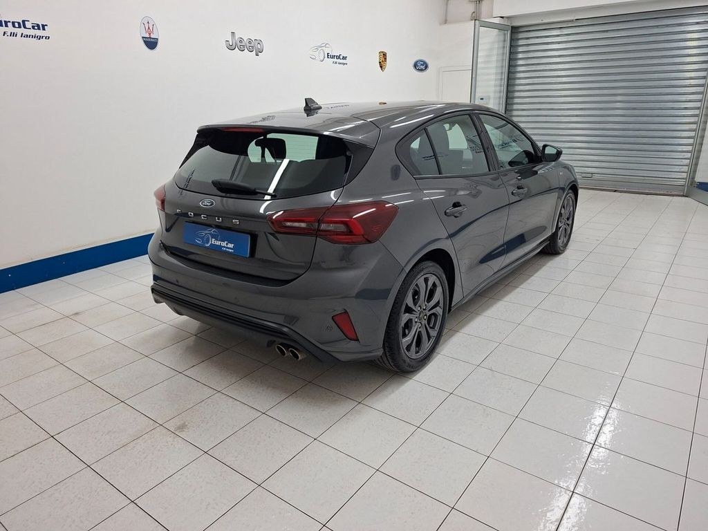 نمای دیگر فورد فوکوس ST-لاین 1.5 اکوبلو 120cv