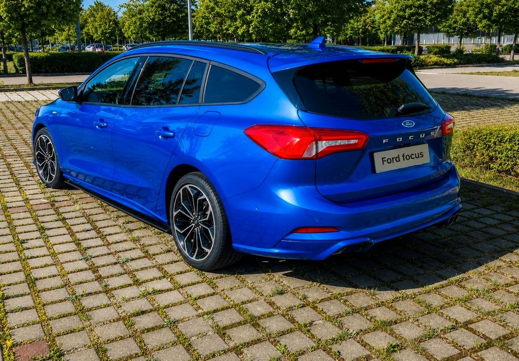 نمای دیگر فورد فوکوس 2.0 اکوبلو 110kW ST-لاین تورنیه A. S...