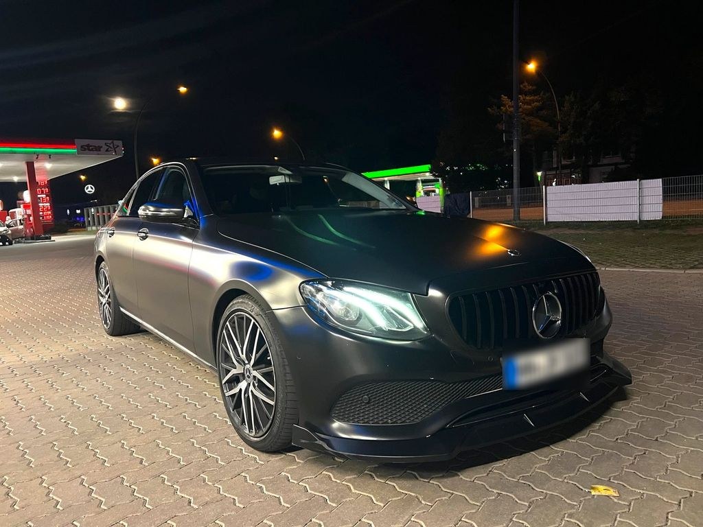 نمای دیگر مرسدس بنز Mercedes E220d Ex-Taxi | Top gepfleg