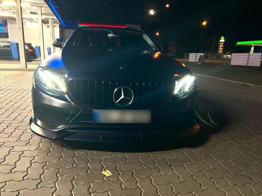 نمای دیگر مرسدس بنز Mercedes E220d Ex-Taxi | Top gepfleg