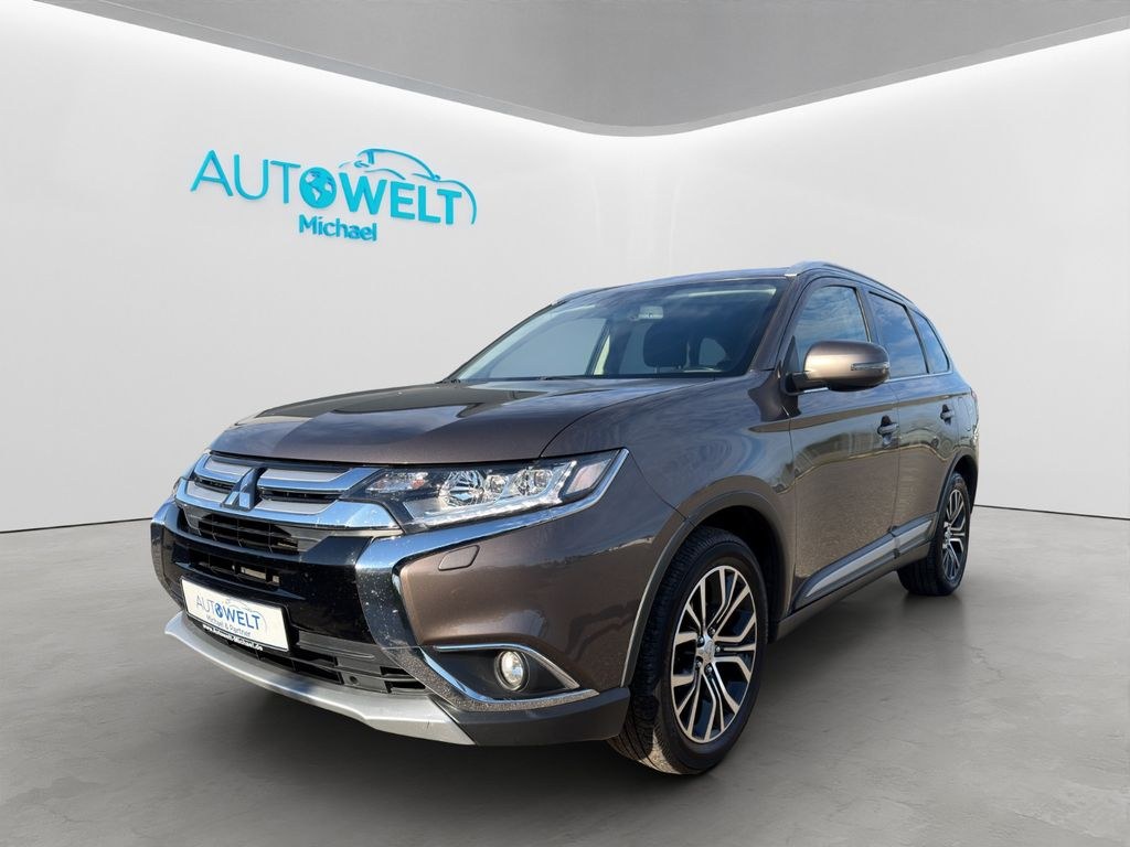 Mitsubishi Outlander Aut 4WD KLIMAAUT SITZH KAM NAV AHK 18'