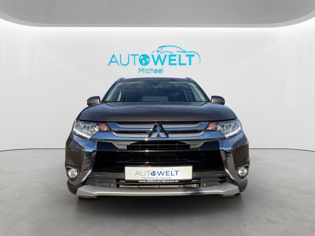 نمای دیگر Mitsubishi Outlander Aut 4WD KLIMAAUT SITZH KAM NAV AHK 18'