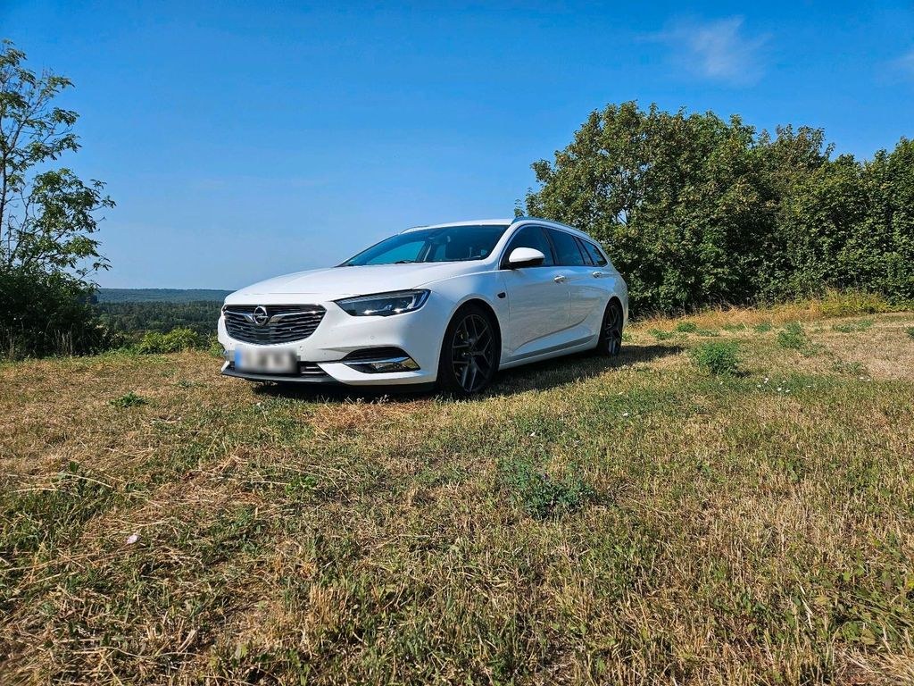 Opel Insignia b Sports Tourer 4x4 2.Hd.