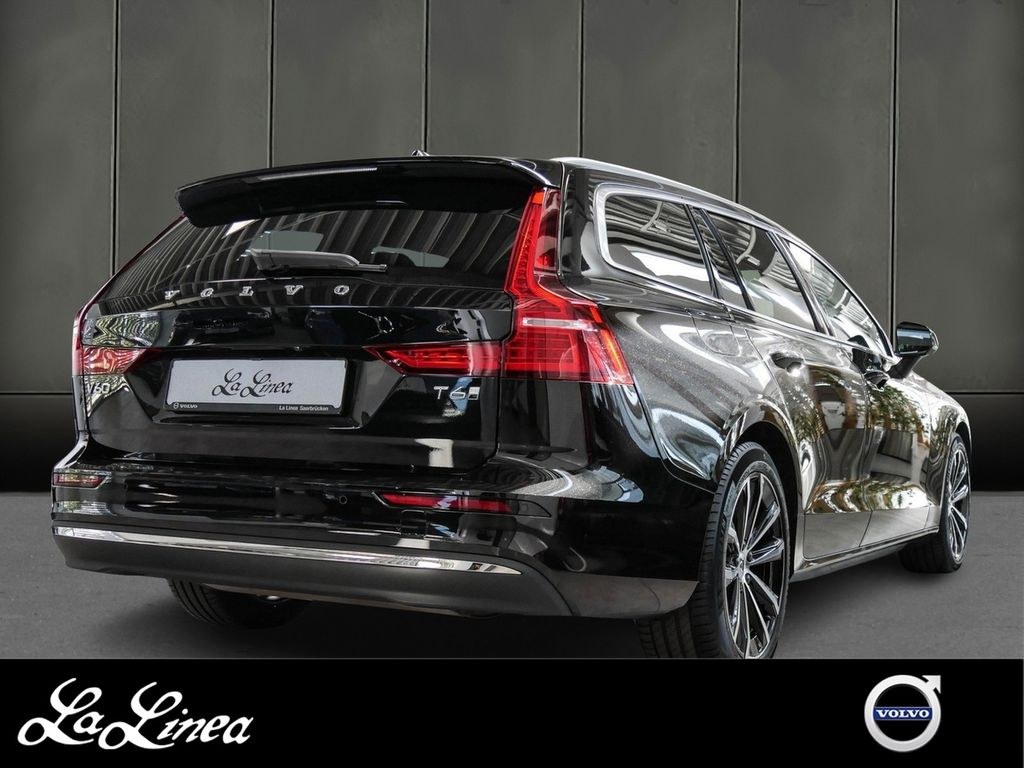 نمای دیگر ولوو V60 T6 کور پلاگین هیبرید AWD