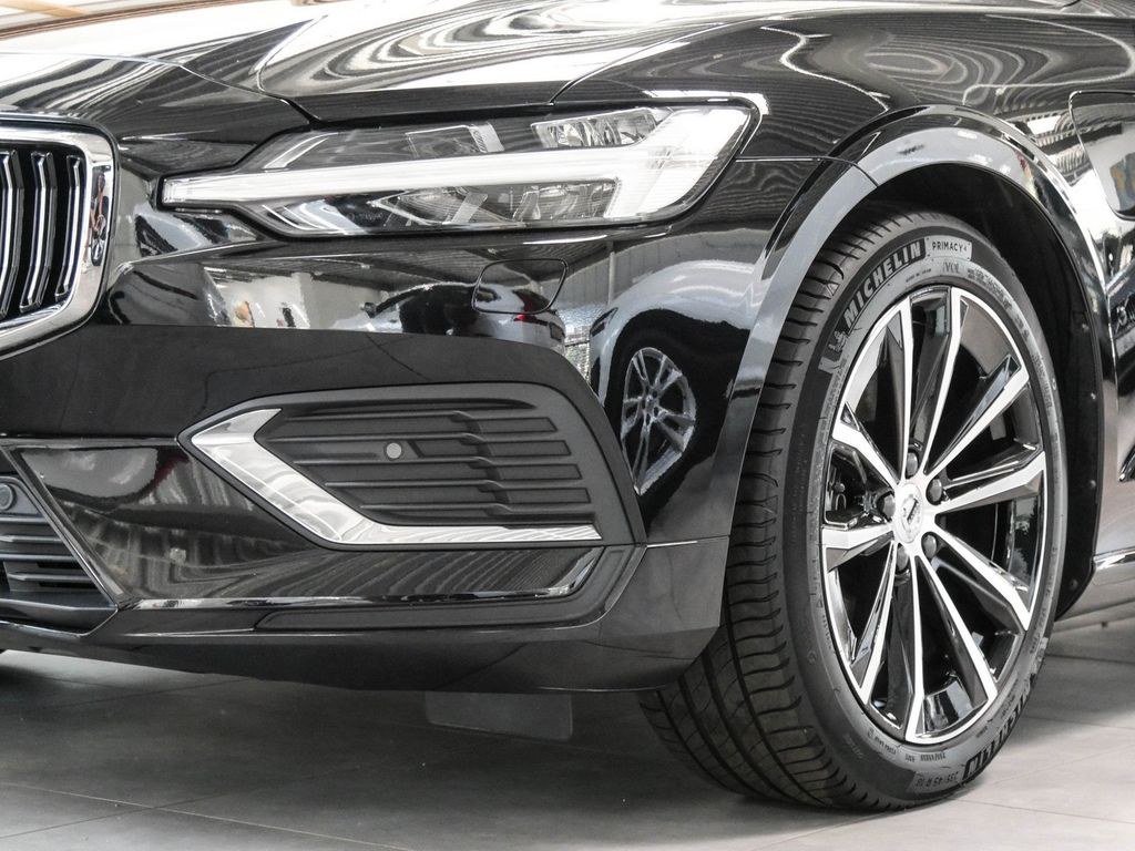 نمای دیگر ولوو V60 T6 کور پلاگین هیبرید AWD
