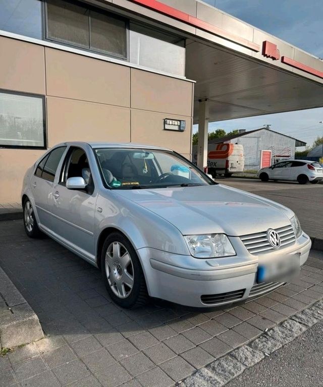 فولکس واگن VW بورا لیموزین (BJ 2004) تازه TÜV *...
