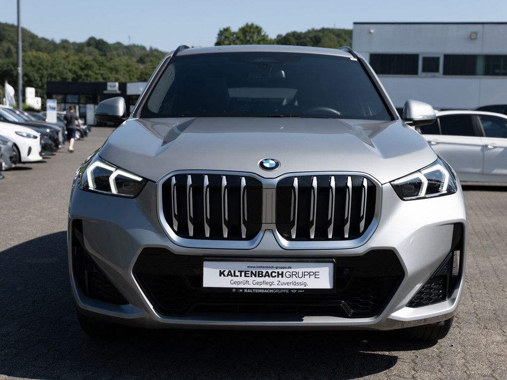 نمای دیگر بی ام و X1 sDrive 18i M-Sport LED NAVI KAMERA SHZ PDC