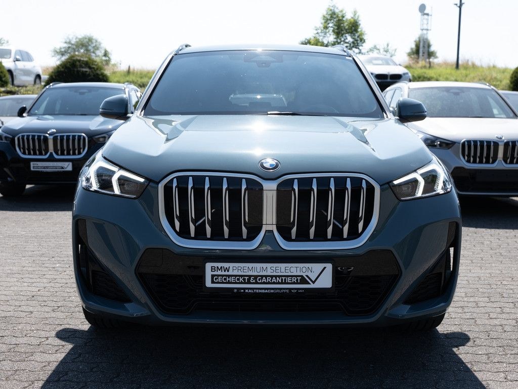 نمای دیگر بی ام و X1 sDrive 18i M-Sport LED NAVI KAMERA SHZ PDC