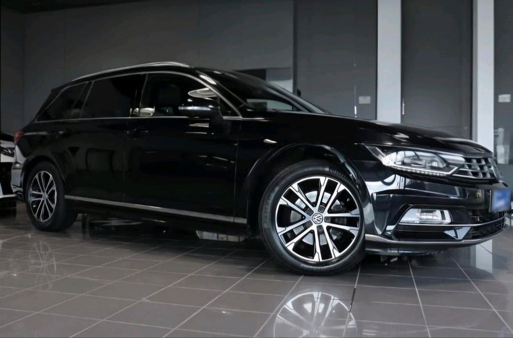 نمای دیگر فولکس واگن پاسات واریانت 2.0TDI 190 PS DS...