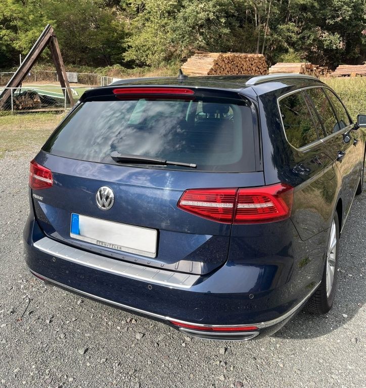 نمای دیگر فولکس واگن پاسات واریانت هایلاین. 4Mot. DSG 2.0 TDI 140kW BM