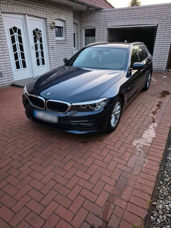 نمای دیگر بی ام و 520d G30