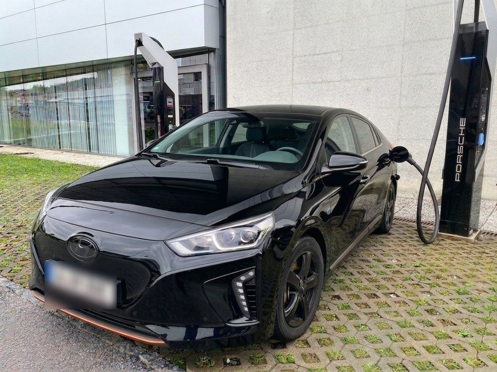 هیوندای آیونیک کلاسیک EV پریمیوم مشکی T...