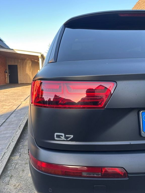 نمای دیگر آئودی Q7 3.0 TDI کواترو 218 PS اتوماتیک