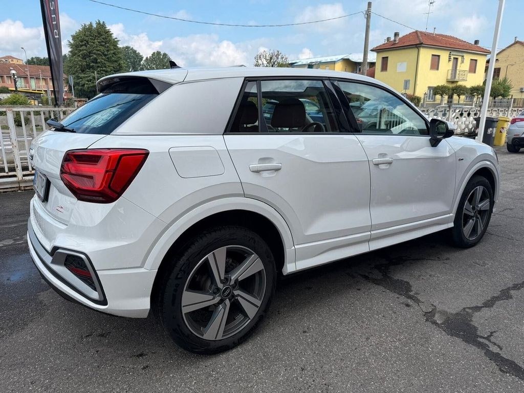 نمای دیگر آئودی Q2 30 TDI اس ترونیک لاین ادیشن تک مالک
