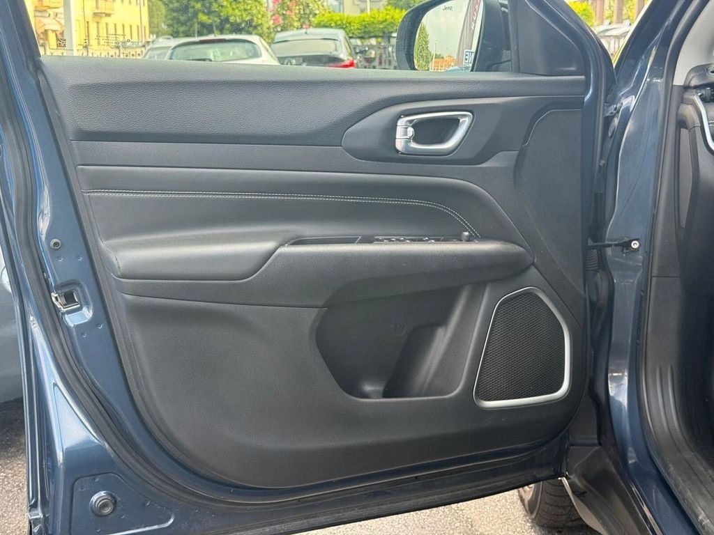 نمای دیگر Jeep Compass 1.6 Multijet II 2WD Longitude