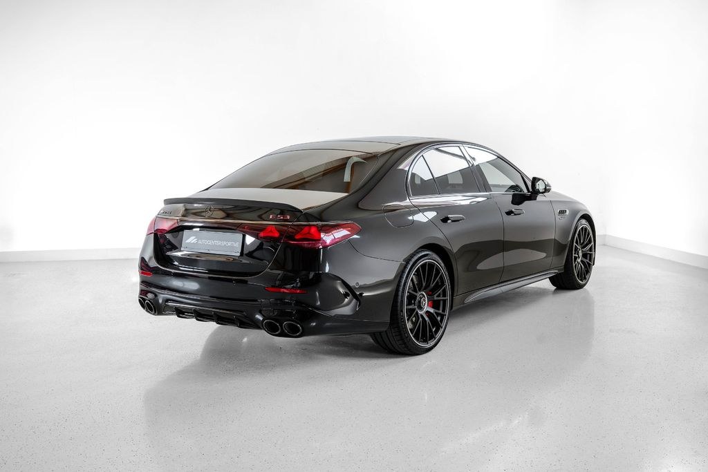 نمای دیگر مرسدس بنز E 53 AMG هیبرید 4M+ پرم+ کربن EXT 2 نایت 21"