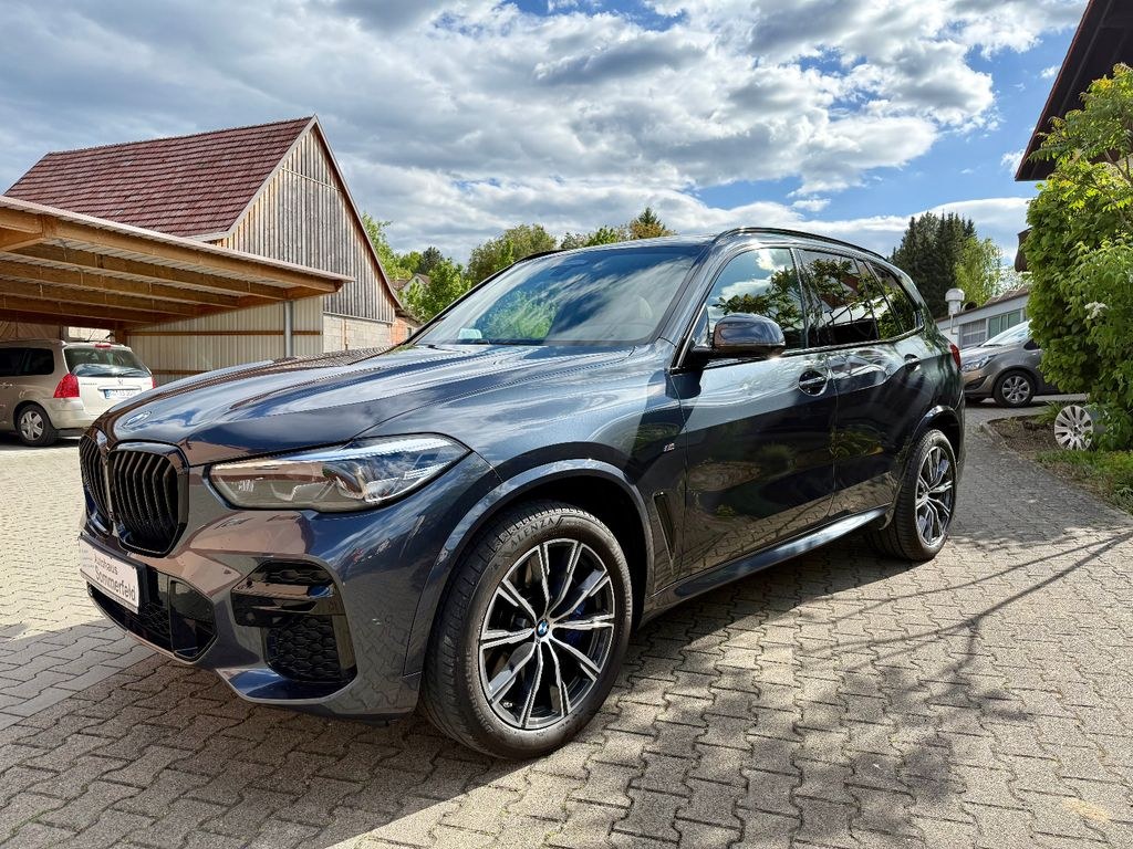 نمای دیگر بی ام و X5 40d، AHK، رادار 360°
