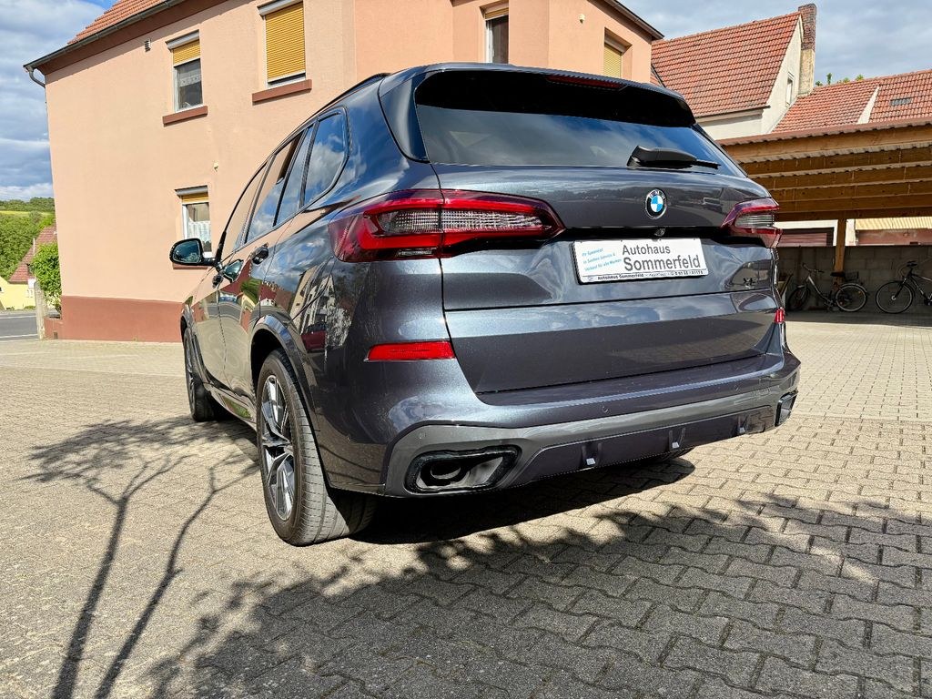 نمای دیگر بی ام و X5 40d، AHK، رادار 360°