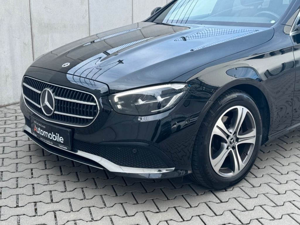نمای دیگر مرسدس بنز E 220d T/LED/SHZ/2x کولر/دوربین/LM/19% مالیات