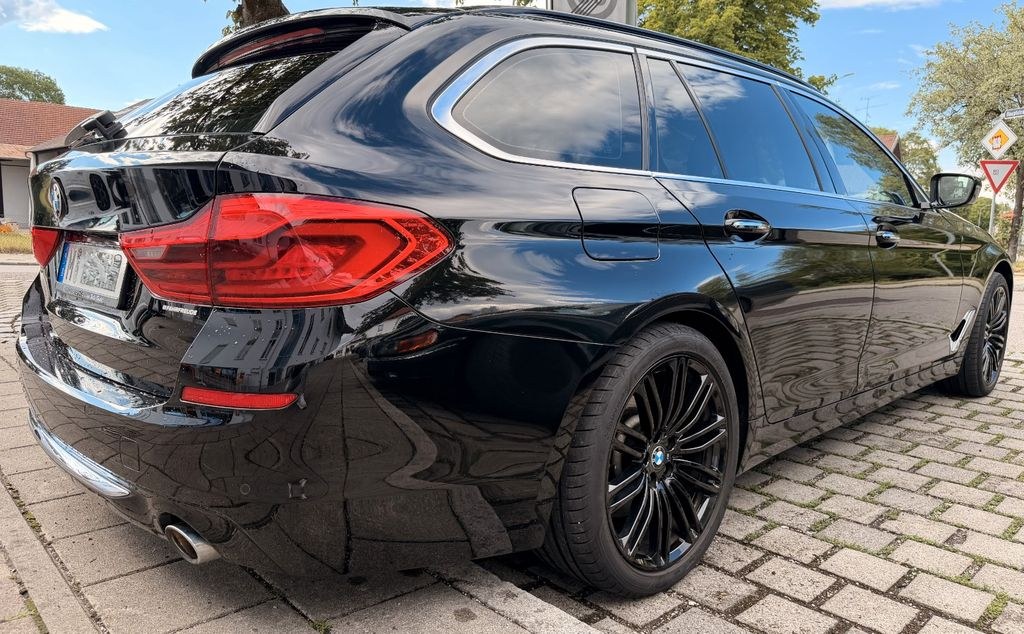 نمای دیگر بی ام و 530d xDrive تورینگ | 2. مالک | گرمکن G31 | 19\"