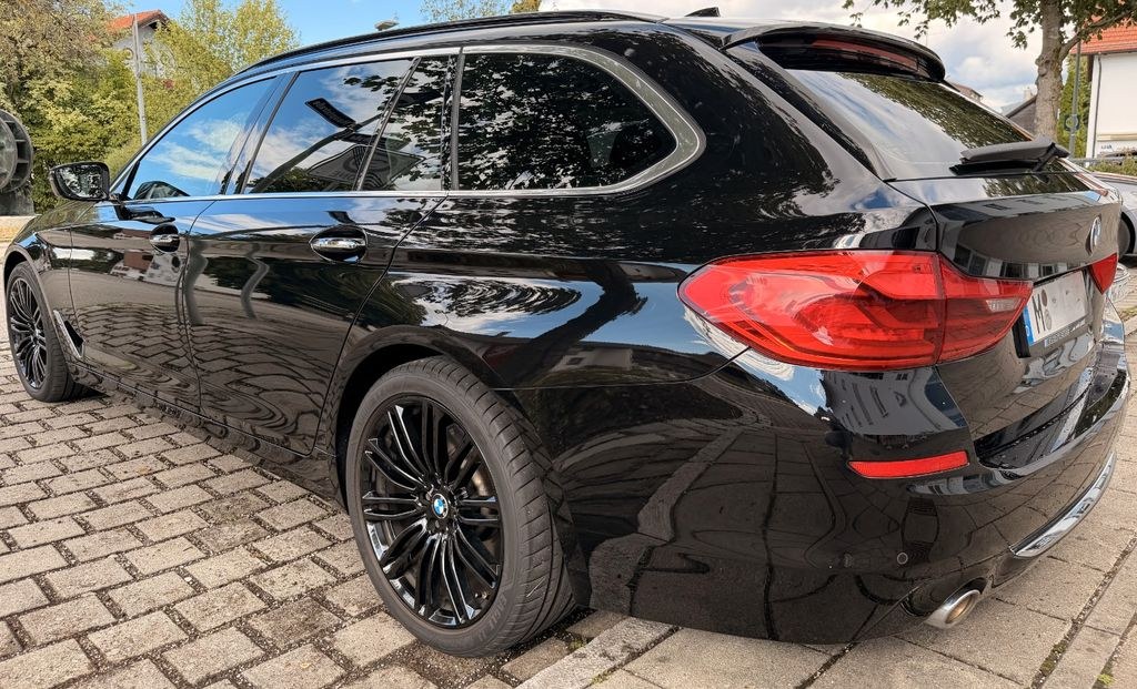نمای دیگر بی ام و 530d xDrive تورینگ | 2. مالک | گرمکن G31 | 19\"