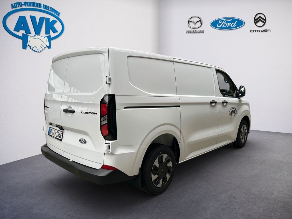 نمای دیگر فورد ترانزیت کاستوم ون بسته PHEV ترند ACC، دوربین