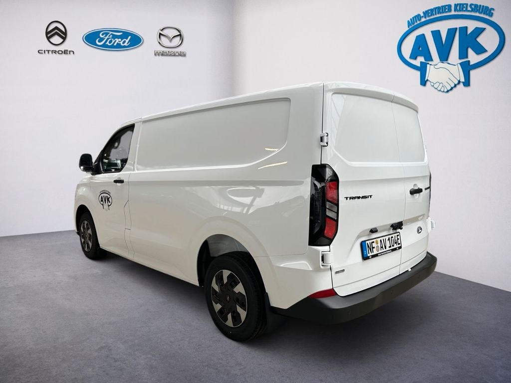 نمای دیگر فورد ترانزیت کاستوم ون بسته PHEV ترند ACC، دوربین