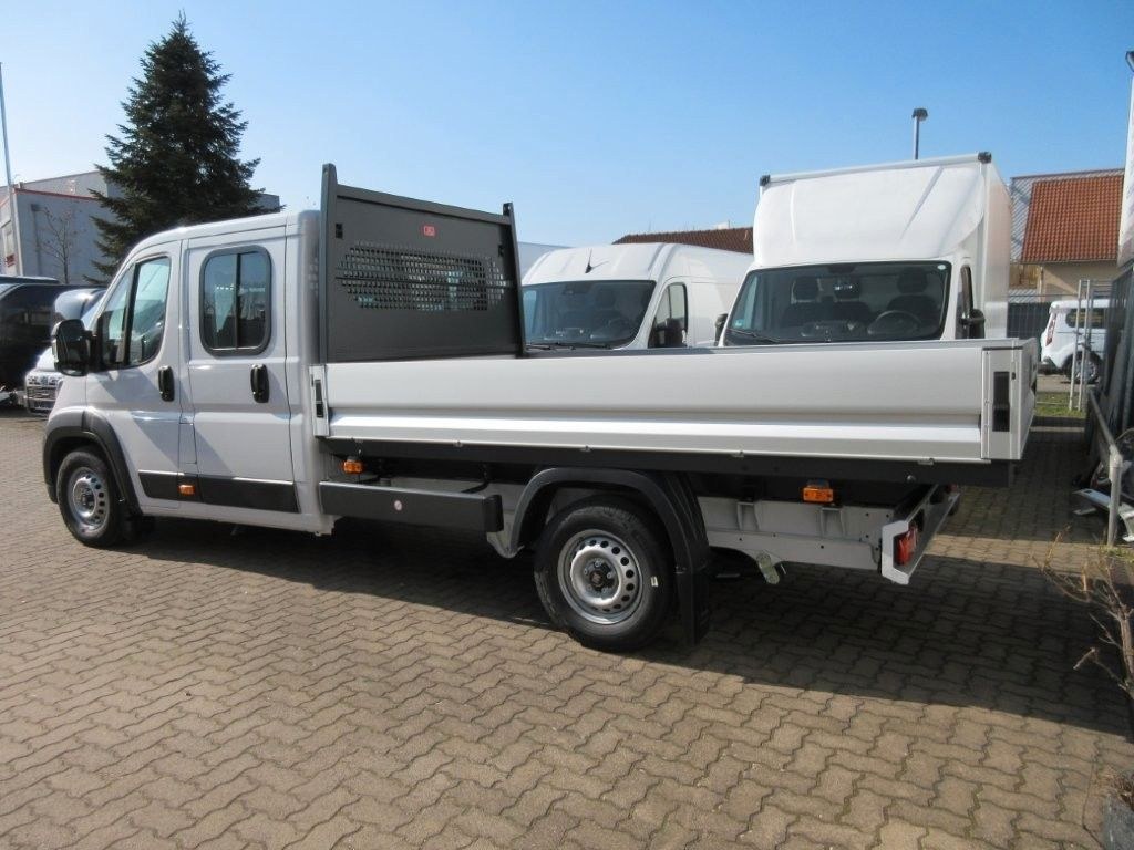 نمای دیگر Fiat Doppelt Kabiner Pritsche L4 7 Sitzer