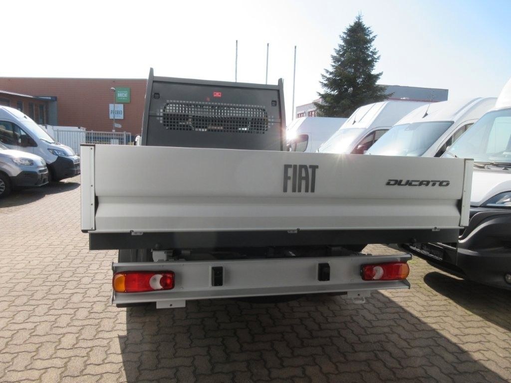 نمای دیگر Fiat Doppelt Kabiner Pritsche L4 7 Sitzer