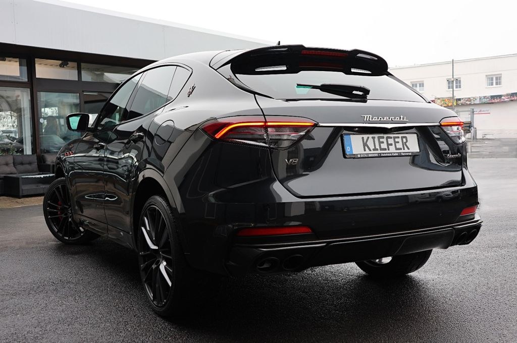 نمای دیگر مازراتی لوانته 3.8 V8 Trofeo 4WD/ACC/4xSHZ/LUFT/360/R22