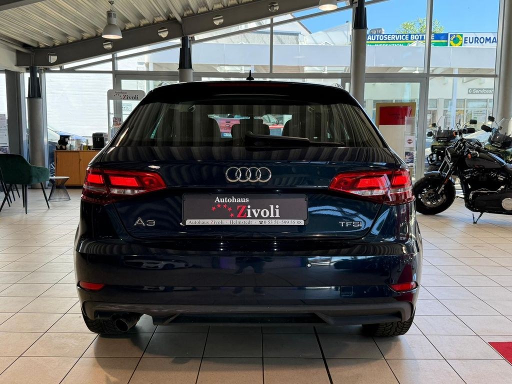 نمای دیگر آئودی A3 اسپرت‌بک 1.0 TFSI/PDC/بی‌زنون/گرمکن صندلی/کولر