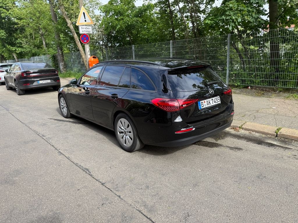 نمای دیگر مرسدس بنز C 220 d 4MATIC T هدآپ